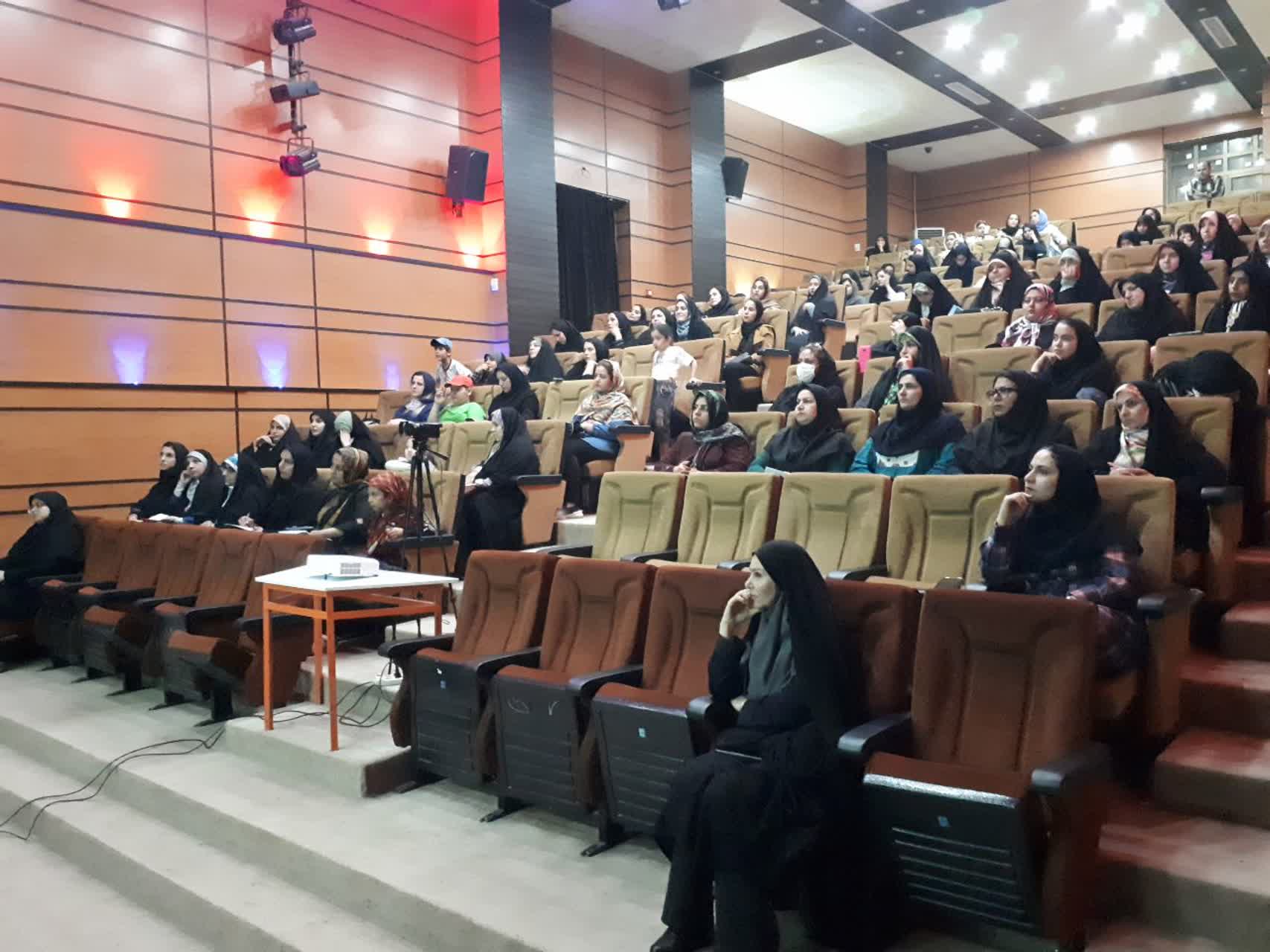نقش مربی در دوره تربیت مربی کانون کرمانشاه