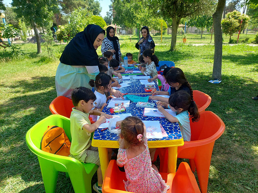 اعضای مرکز شمارهی یک کانون پارسآباد از باغ پرندگان بازدید کردند