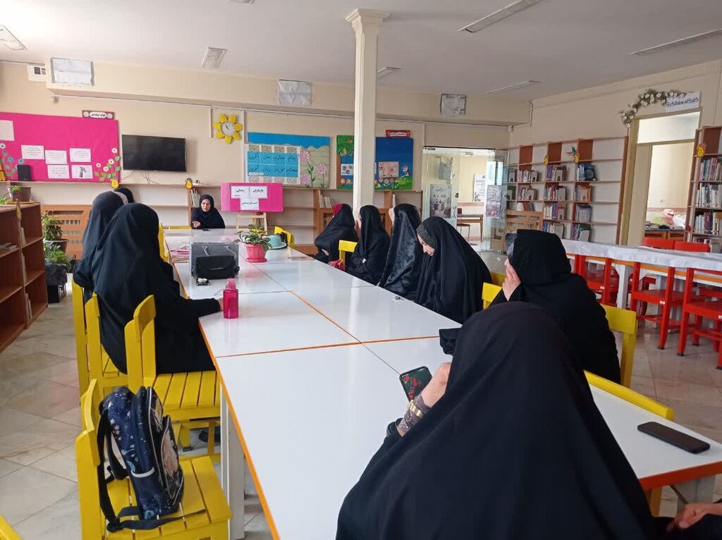 پنج شنبه فیلم و نمایش مراکز فرهنگی- هنری همدان