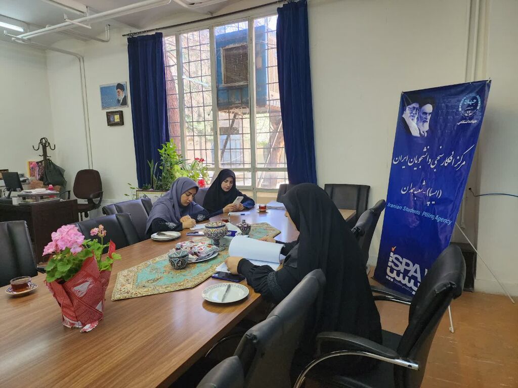 بازدید مدیر کل کانون همدان از خبرگزاری ایسنا