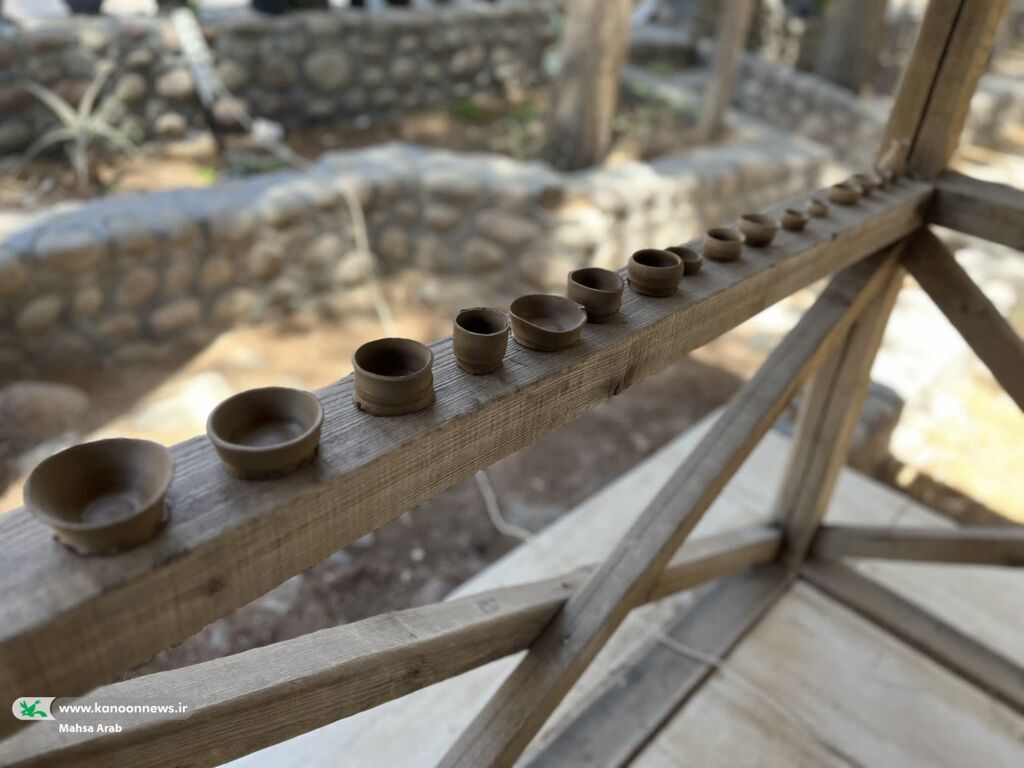 تجربه متفاوت اعضای کانون پرورش فکری سیستان و بلوچستان در کارگاه آموزش سفالگری با چرخ مینیاتوری