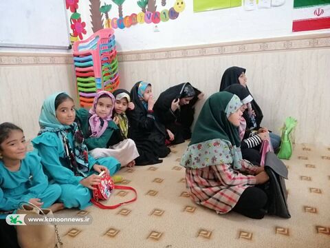 کتابخانه سیار تنگستان استان بوشهر در روستای خیش اشکن