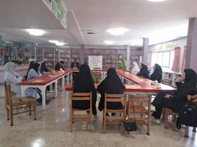نشست مربیان کمکی آباده با مدیرکل  کانون فارس