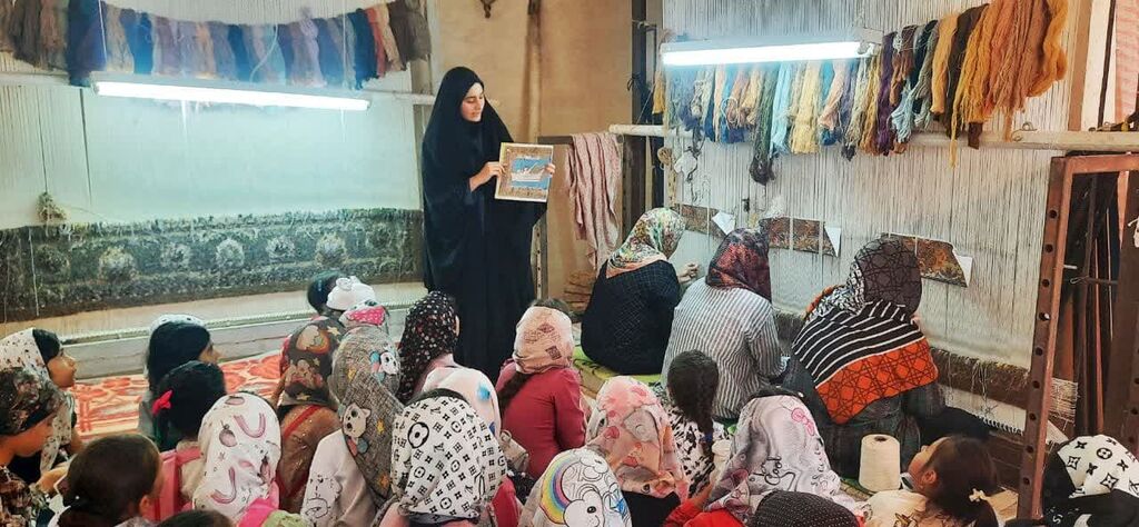 برگزاری اردویی با رنگ و نقش فرش در کانون شیرینسو