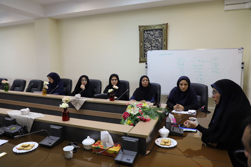 پایان اولین نشست فصلی مربیان ادبی مراکز استان