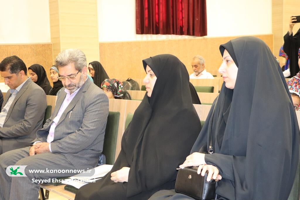 تقدیر از اعضای گروه«۴ صبحیها» کانون پرورش فکری بندرگز