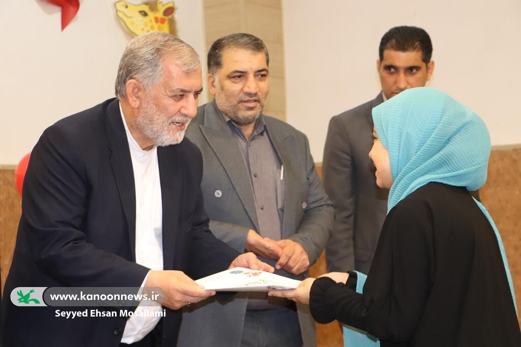 تقدیر از اعضای گروه«۴ صبحیها» کانون پرورش فکری بندرگز