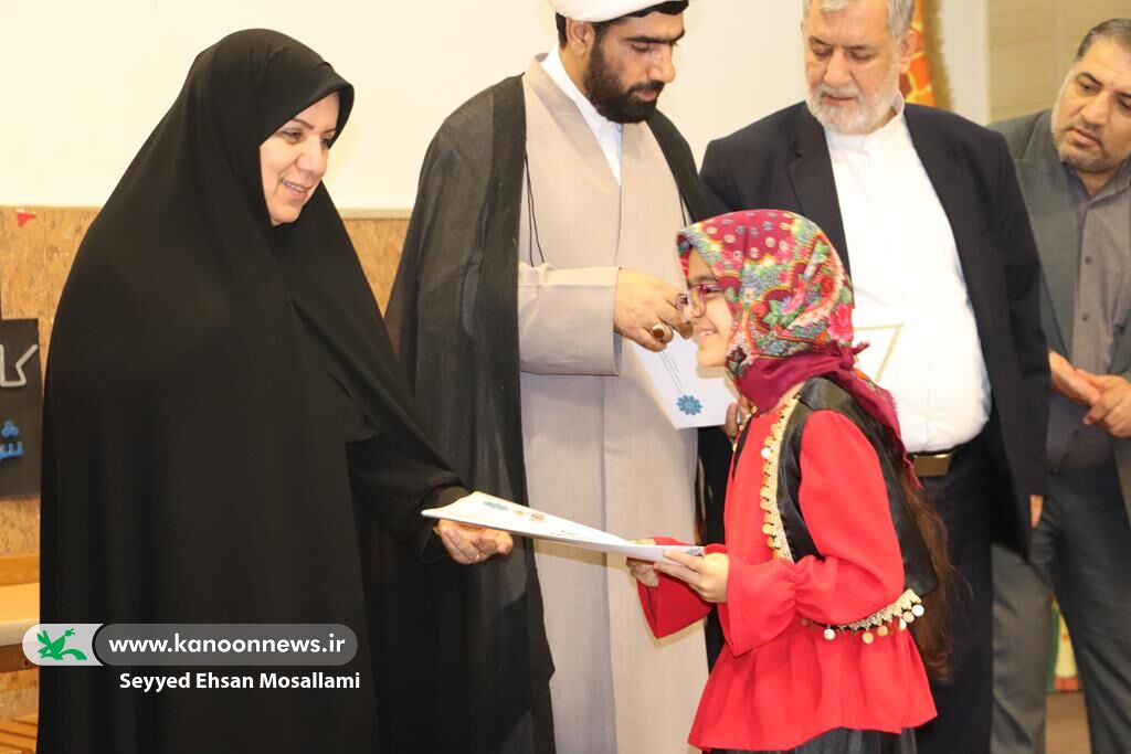 تقدیر از اعضای گروه«۴ صبحیها» کانون پرورش فکری بندرگز