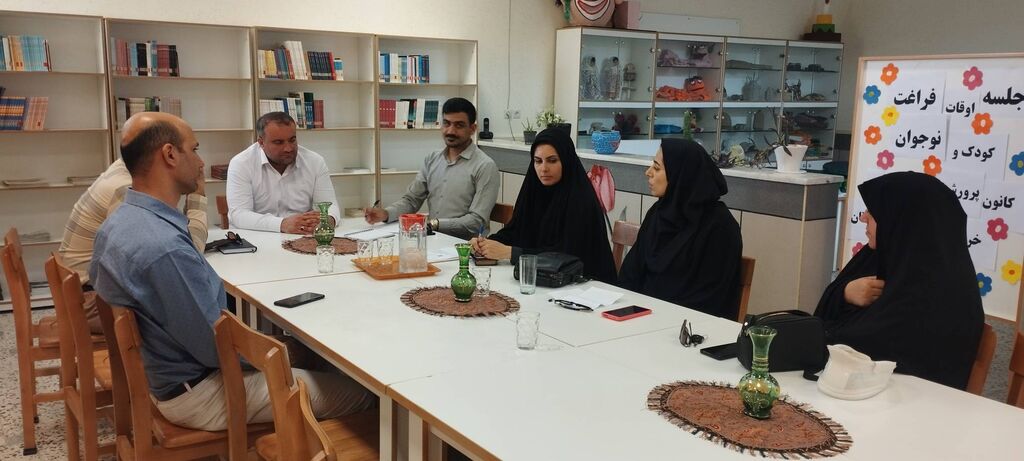 جلسه کمیته اوقات فراغت کودکان و نوجوانان در کانون گراش جلسه کمیته اوقات فراغت کودکان و نوجوانان در کانون گراش