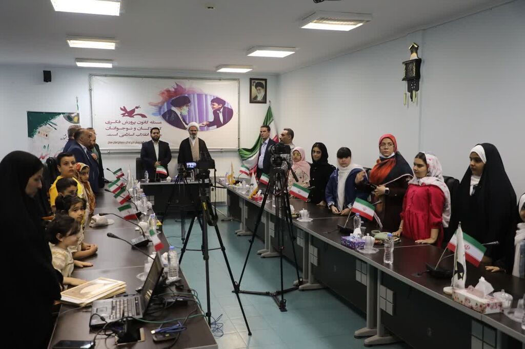 سؤالات مکرر کودکان و نوجوانان را با صبر و تحمل پاسخ دهید