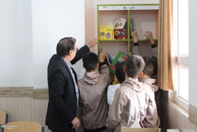 اجرای طرح هر کلاس یک قفسه کتاب در تبریز
