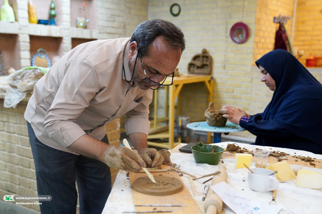 کارشناس و مربیان هنری قم در رویداد تبادل تجربه در دستآوردهای خلاقانه