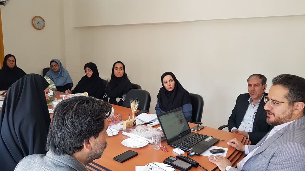 نشست شورای فرهنگی بهرهمندی از توانمندیهای یکدیگر در کانون کرمانشاه