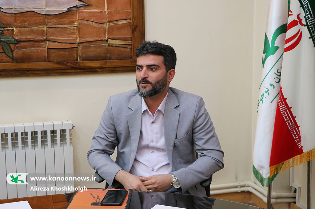 یاریگر صعود کودکان به قلههای فرهنگ و ادب باشیم 