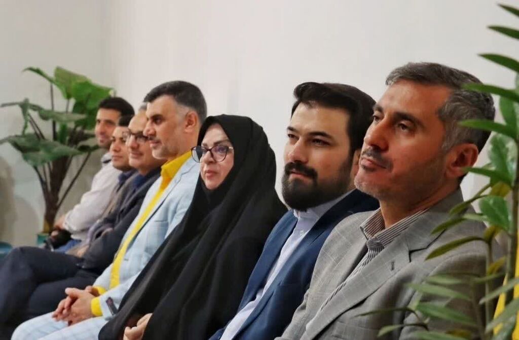 مسئولان استان در خانه آذر یزدی گردهم آمدند