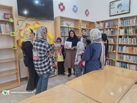 فعالیت کتابخوانی  در مراکز کانون آذربایجان شرقی