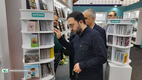 بازدید مدیرعامل کانون از نهمین نمایشگاه بینالمللی نوشتافزار ایرانپنکس