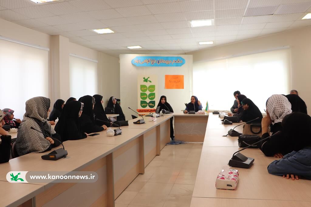 رونمایی از باشگاه اندیشهورزان کانون گرگان رونمایی از باشگاه اندیشهورزان کانون گرگان