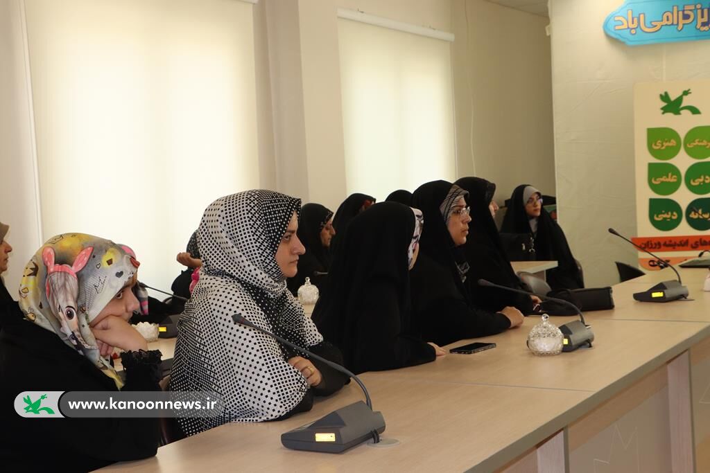 رونمایی از باشگاه اندیشهورزان کانون گرگان