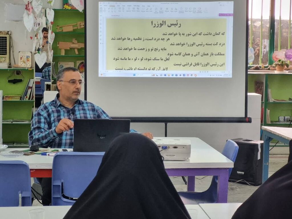 کارگاه اصول مصاحبه و ثبت خاطرات شهدا در کانون رامسر برگزار شد