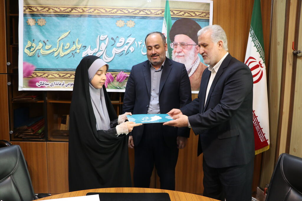 پوشش مرغکنشان خبرنگاران نوجوان کانون گیلان رونماییشد