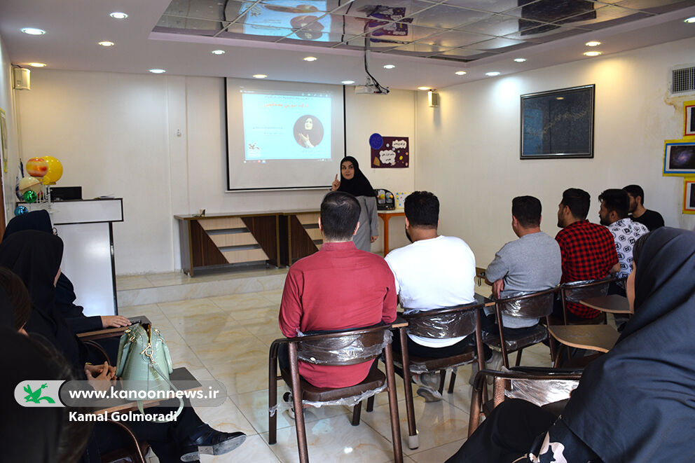 کارگاه قصه گویی ویژه دانشجویان رشته پرستاری کانون لرستان پرستاران لرستانی درکانون پرورش فکری لرستان قصه گو شدند