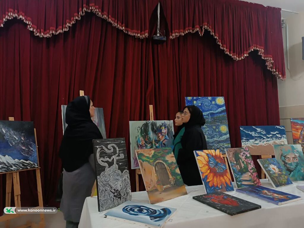 نمایشگاه هنری "سایه" به همت کانون یاران در کانون خوزستان افتتاح شد