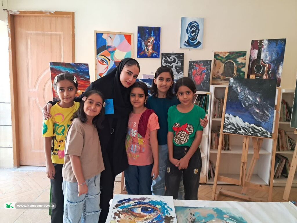  نمایشگاه هنری "سایه" به همت کانون یاران در کانون خوزستان افتتاح شد
