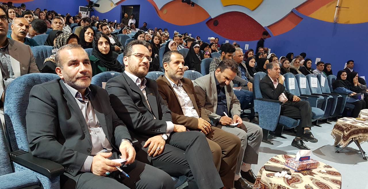 آیین تجلیل از افتخار آفرینان ملی و بین‌المللی کودک و نوجوان استان کرمانشاه