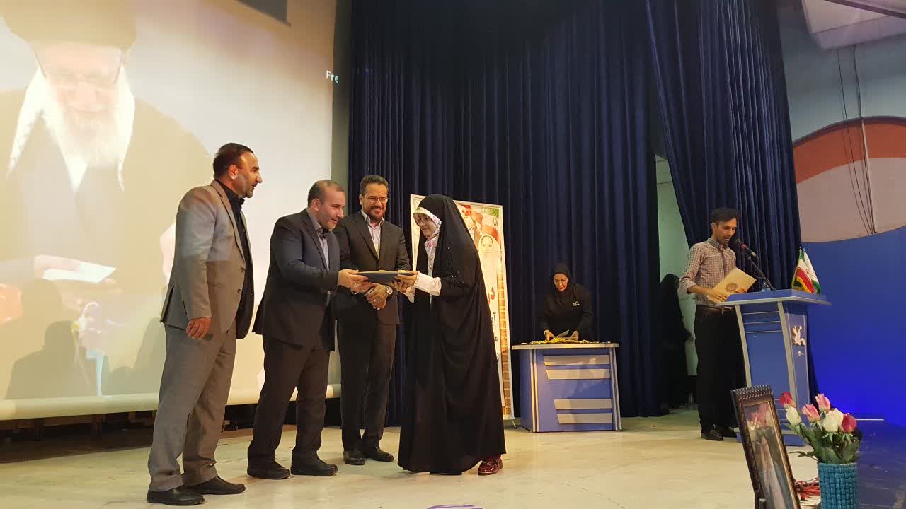 آیین تجلیل از افتخار آفرینان ملی و بینالمللی کودک و نوجوان استان کرمانشاه