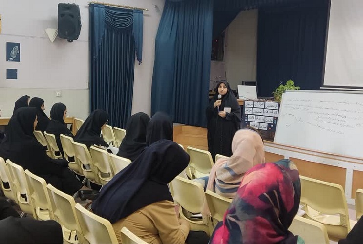 مربیان کارگاه های تخصصی هنری و ادبی گردهم آمدند