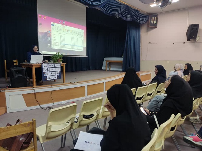 مربیان کارگاه های تخصصی هنری و ادبی گردهم آمدند