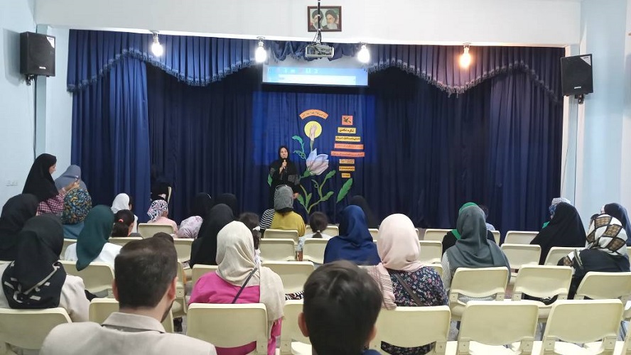 " شکوه شکفتن " نشست با اولیای مرکز ۱۳ اصفهان
