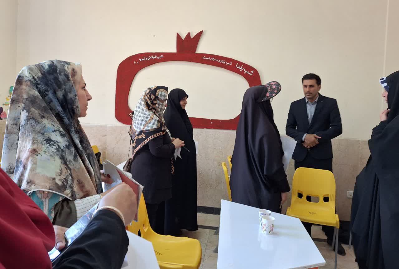 نشست تربیتی خانواده با حضور دکتر روانشناس کانون کرمانشاه