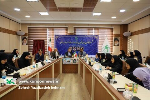 گزارش تصویری نشست کانون ‌یاران قزوین با نماینده وزارت امورخارجه در استان همراه با رونمایی کتاب «ماهی جان»