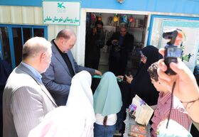 فعالیت کتابخانه سیار روستایی کانون سلماس در آذربایجان غربی آغاز شد