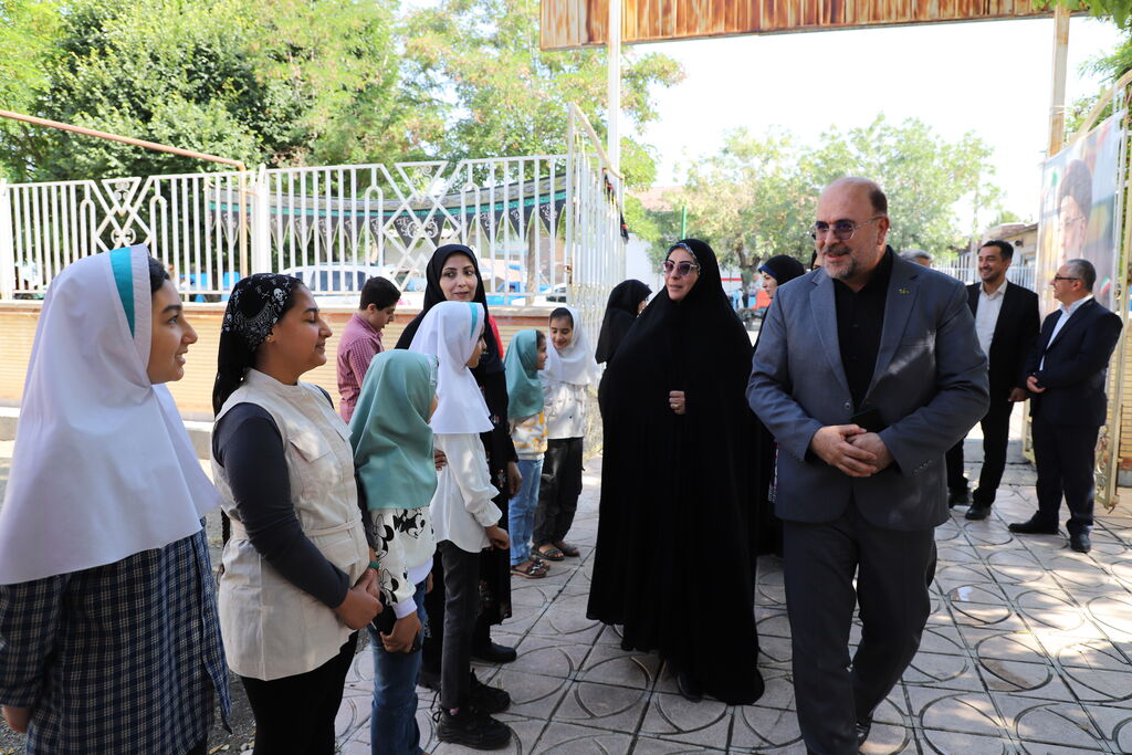 فعالیت کتابخانه سیار روستایی کانون سلماس در آذربایجان غربی آغاز شد