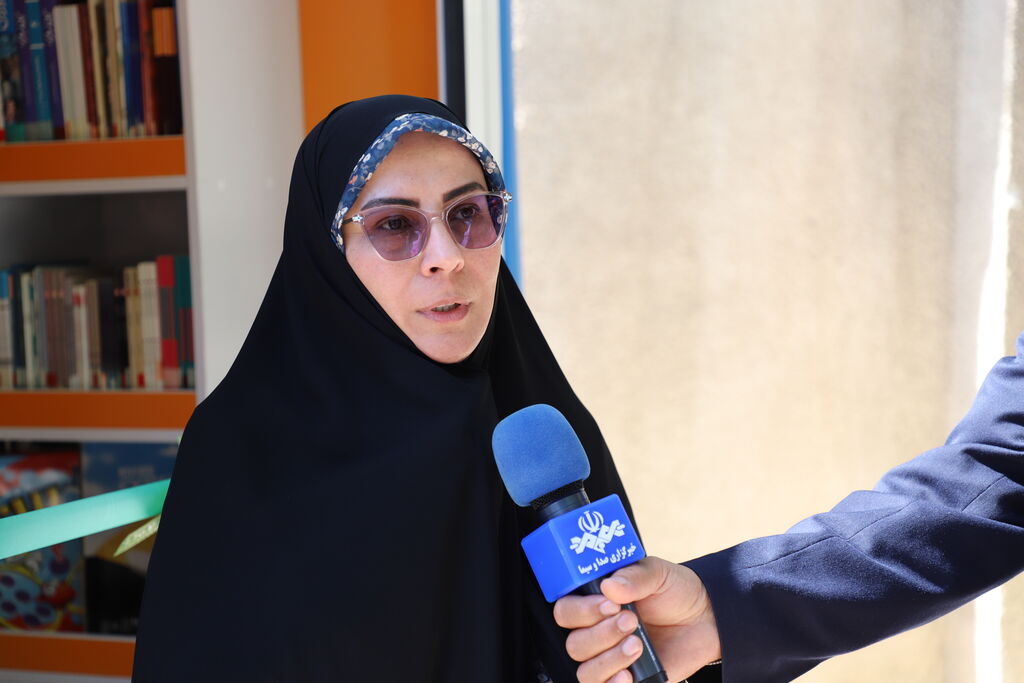 فعالیت کتابخانه سیار روستایی کانون سلماس در آذربایجان غربی آغاز شد