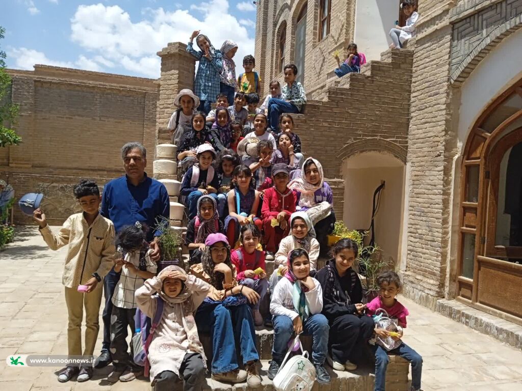 گذر از کوچه های تاریخ سوار بر بال مرغک