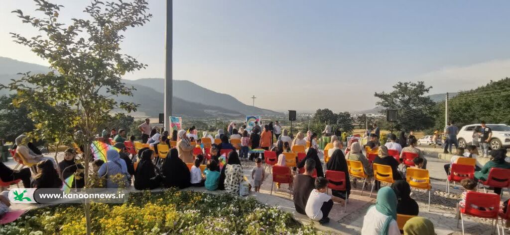 پرواز بادبادکهای شادی بر فراز آسمان رامیان