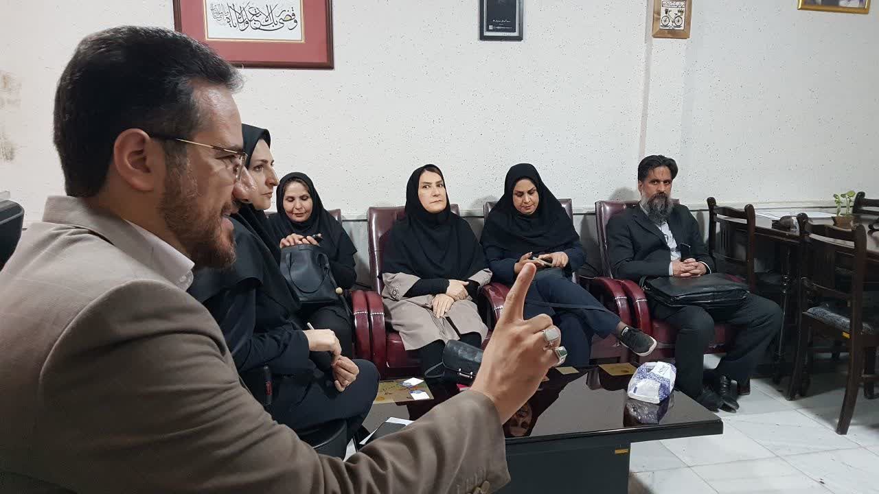 نشست قصه و قصهگویی کانون استان کرمانشاه