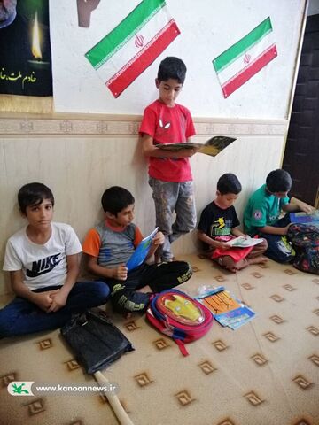 کتابخانه سیار تنگستان استان بوشهر در جمع کودکان و نوجوانان خیش‌اشکن