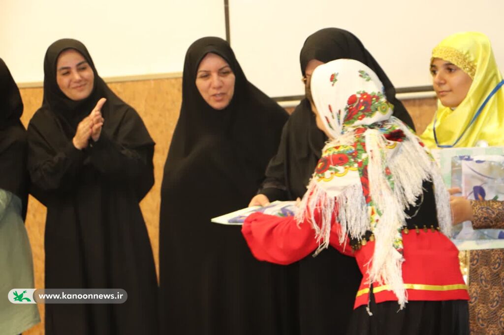 آیین تجلیل از کانونیاران کانون بندرگز برگزار شد آیین تجلیل از کانونیاران کانون بندرگز برگزار شد