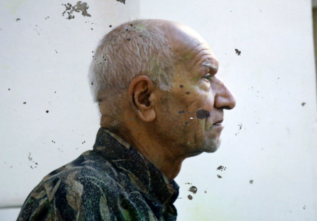 آذر یزدی خیلی بینیاز بود