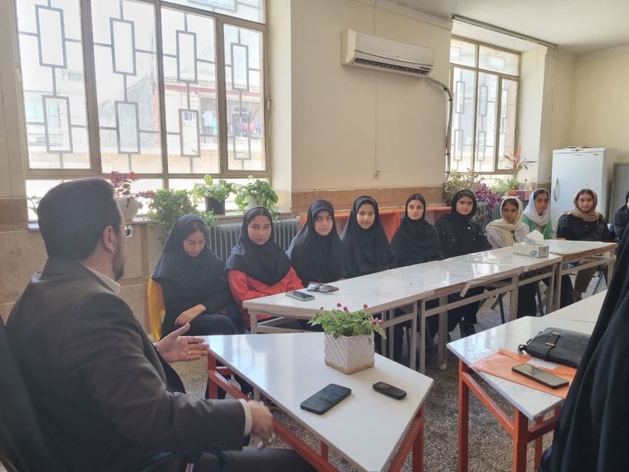 نشست شورای مشورتی نوجوانان مرکز سرپلذهاب