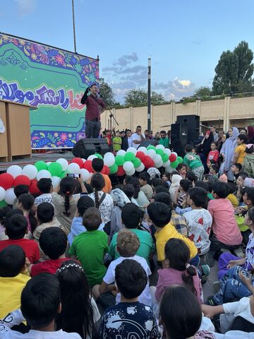 استقبال بی نظیر کودکان و نوجوانان و همشهریان زنجان از برنامه کودکانه مل‌مل و حسین رفیعی در روز غدیر خم( روز اول)