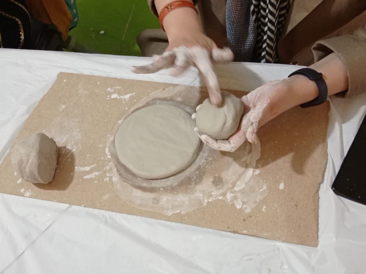 برگزاری ورکشاپ سفالگری در کافهگالری آفرینش کرمانشاه