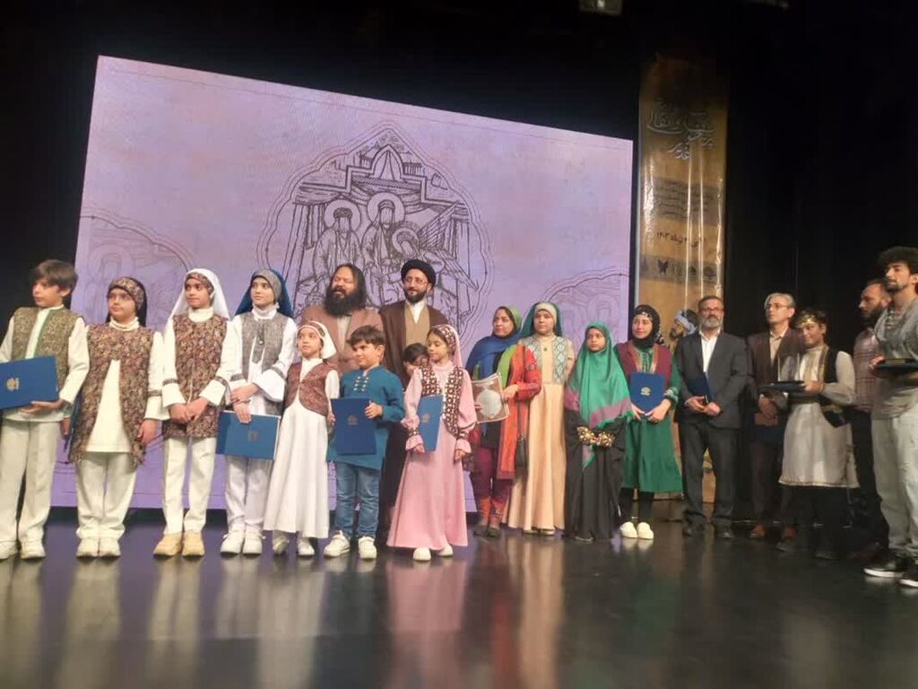 از محمد سام نعمتی، عضو کانون استان قم تقدیر شد