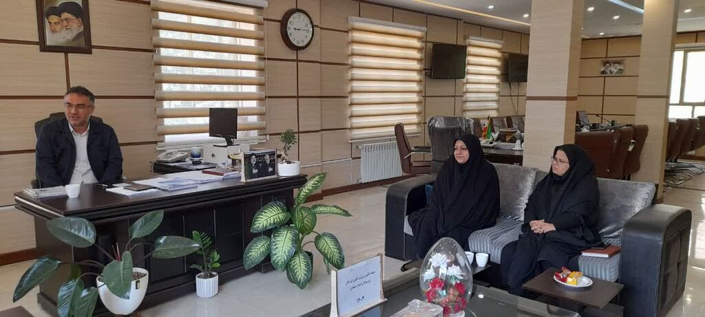 مدیرکل کانون همدان با مدیر آموزش و پرورش ناحیه یک دیدار کرد