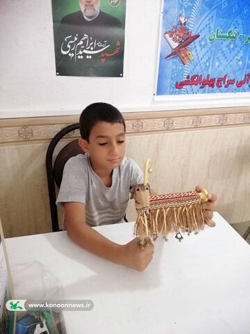 با کتابخانه سیار تنگستان استان بوشهر در روستای پهلوان کشی